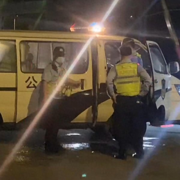 优配无忧 广州交警查酒驾，被查女子语出惊人：“人大代表可以喝酒！”